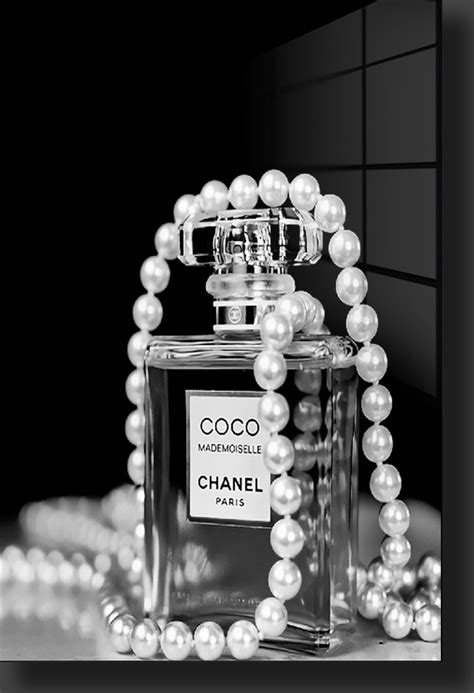 chanel parel photos